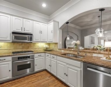 5332 Longview Street - Photo Thumbnail 7