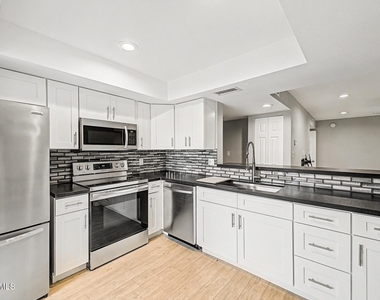9465 N 92nd Street - Photo Thumbnail 1