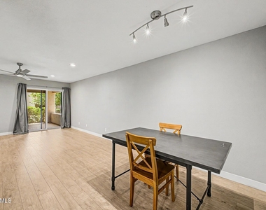 9465 N 92nd Street - Photo Thumbnail 8