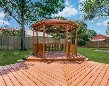 8 Winding Creek Court - Photo Thumbnail 20
