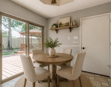 8 Winding Creek Court - Photo Thumbnail 7