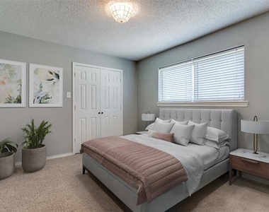 8 Winding Creek Court - Photo Thumbnail 15