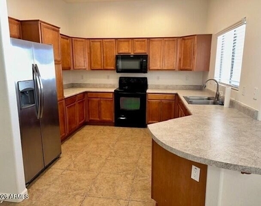 7978 W Waltann Lane - Photo Thumbnail 1