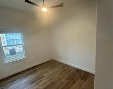 2715 Grafton Avenue - Photo Thumbnail 12