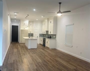 2715 Grafton Avenue - Photo Thumbnail 3