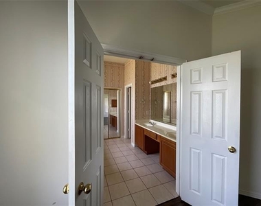 4201 Abingdon Drive - Photo Thumbnail 16