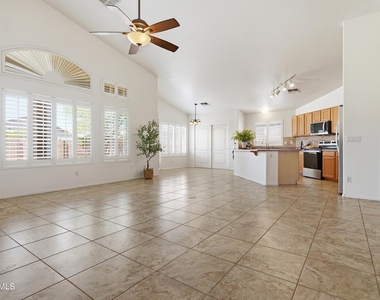 4441 E Cottonwood Lane - Photo Thumbnail 8