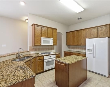 751 Trail Drive - Photo Thumbnail 11