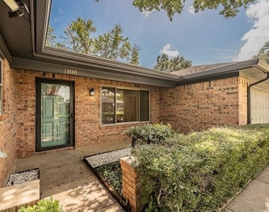 1100 Purdue Drive - Photo Thumbnail 3