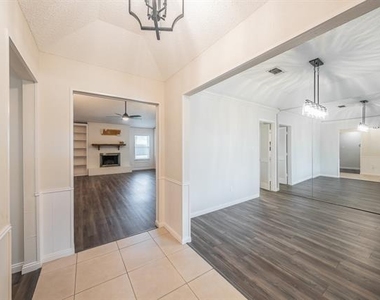 1100 Purdue Drive - Photo Thumbnail 4