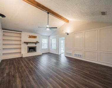 1100 Purdue Drive - Photo Thumbnail 7