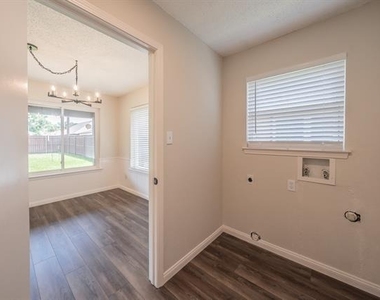 1100 Purdue Drive - Photo Thumbnail 18