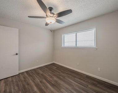 1100 Purdue Drive - Photo Thumbnail 29