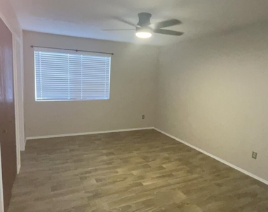 3468 E Hearn Road - Photo Thumbnail 9