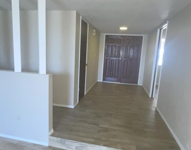 3468 E Hearn Road - Photo Thumbnail 1