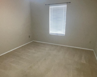 3468 E Hearn Road - Photo Thumbnail 13