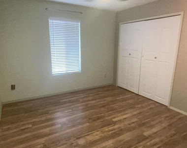3468 E Hearn Road - Photo Thumbnail 12