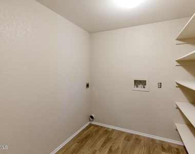 3468 E Hearn Road - Photo Thumbnail 15