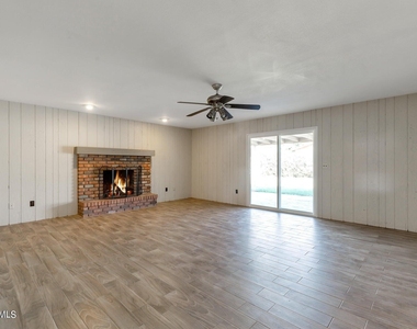 3468 E Hearn Road - Photo Thumbnail 5