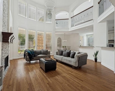 729 Driftwood Drive - Photo Thumbnail 3