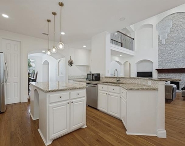 729 Driftwood Drive - Photo Thumbnail 7