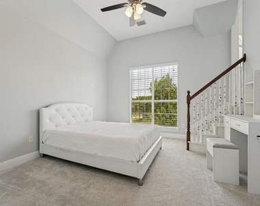 729 Driftwood Drive - Photo Thumbnail 14