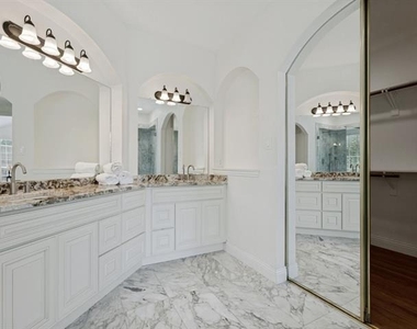 729 Driftwood Drive - Photo Thumbnail 12