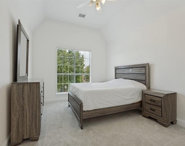 729 Driftwood Drive - Photo Thumbnail 18