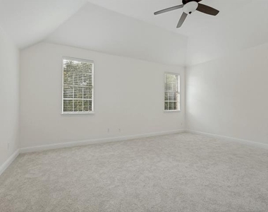 729 Driftwood Drive - Photo Thumbnail 16
