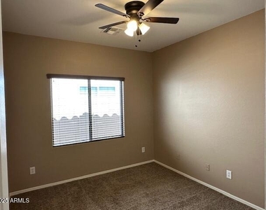 11815 W Daley Court - Photo Thumbnail 8