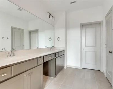 433 Matchbox Street - Photo Thumbnail 9