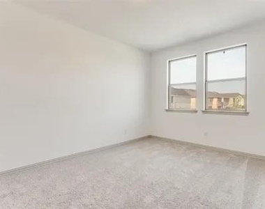 433 Matchbox Street - Photo Thumbnail 6