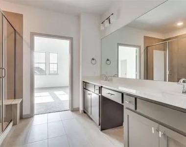 433 Matchbox Street - Photo Thumbnail 8
