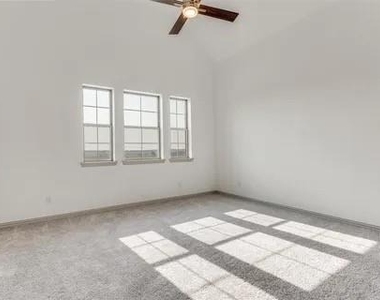 433 Matchbox Street - Photo Thumbnail 10