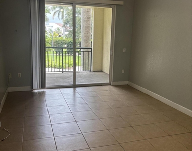 3206 Renaissance Way - Photo Thumbnail 6