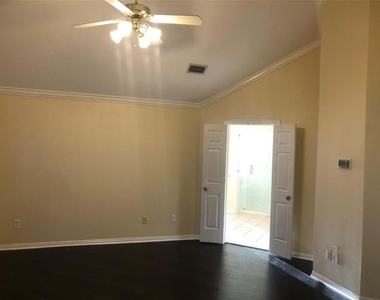 3828 Elgin Drive - Photo Thumbnail 15