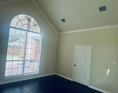 3828 Elgin Drive - Photo Thumbnail 3