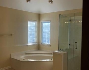 3828 Elgin Drive - Photo Thumbnail 17