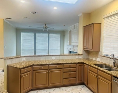 3828 Elgin Drive - Photo Thumbnail 7