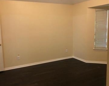 3828 Elgin Drive - Photo Thumbnail 12
