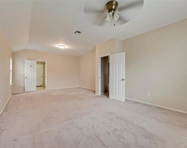 2701 Mockingbird Street - Photo Thumbnail 9