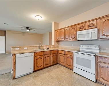 2701 Mockingbird Street - Photo Thumbnail 8