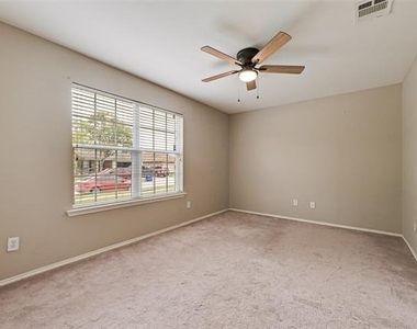 2701 Mockingbird Street - Photo Thumbnail 10