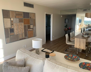 3520 Oaks Way - Photo Thumbnail 5