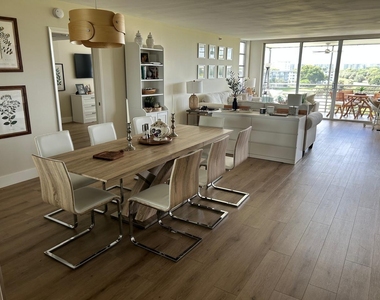 3520 Oaks Way - Photo Thumbnail 6