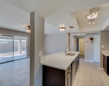 831 E Stephens Drive - Photo Thumbnail 8