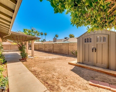 831 E Stephens Drive - Photo Thumbnail 20