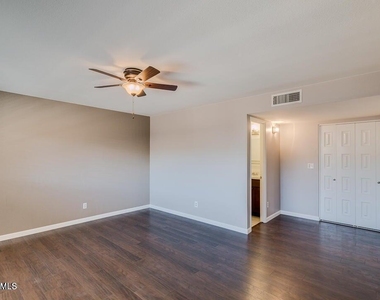 831 E Stephens Drive - Photo Thumbnail 10