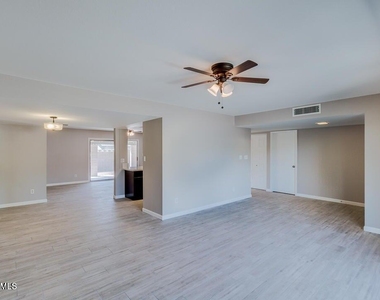 831 E Stephens Drive - Photo Thumbnail 5