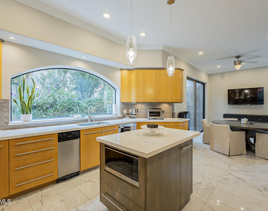 7878 E Gainey Ranch Road - Photo Thumbnail 13